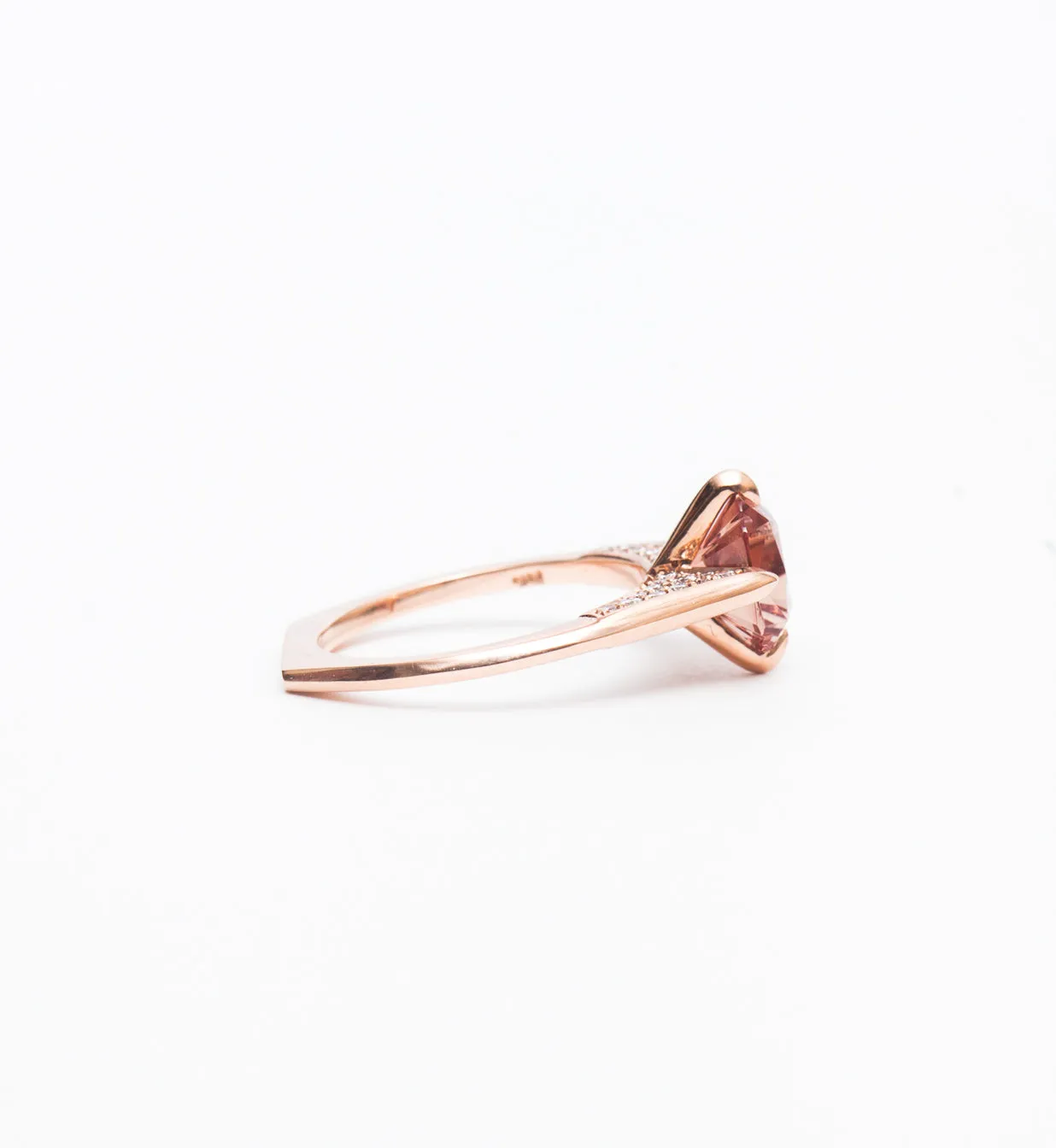 1.82 ct Garnet Minimalist Ring