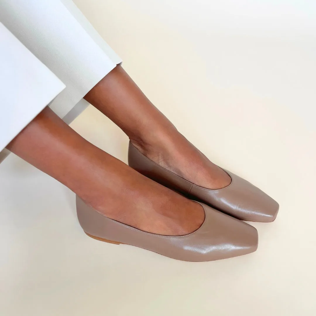 Hepburn Wide Fit Ballet Flats - Latte Leather